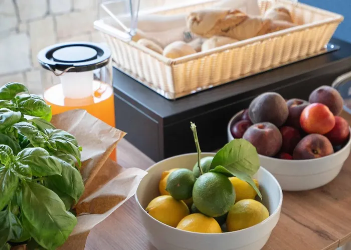 Mhami בית הארחה