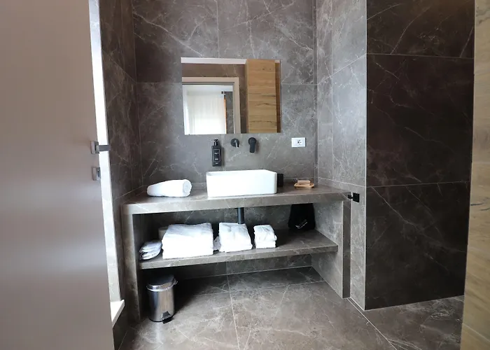 Mhami 4* פולסנו